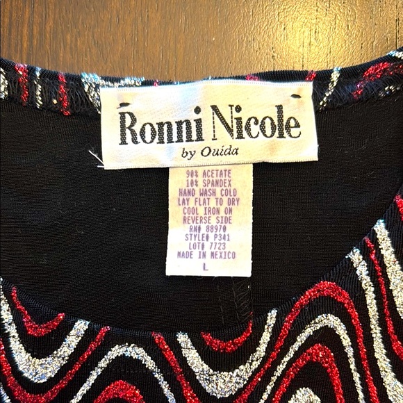 Sleeveless Blouse. Sparkly, Classy, Elegant - Picture 7 of 8